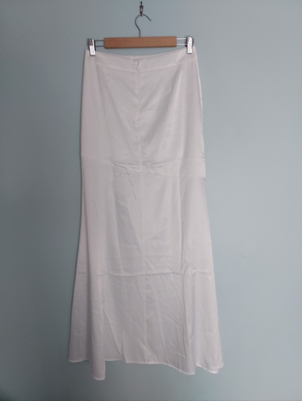 Commense White Satin Midi Skirt with Slit Size Small NEW NWT - Picture 2 of 11